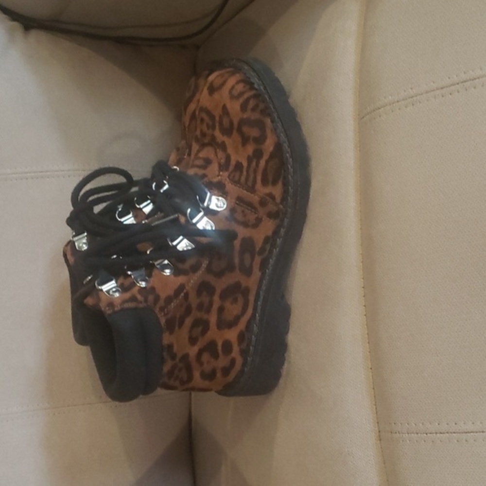 Dirty Laundry Animal Print Boots‎ 6.5